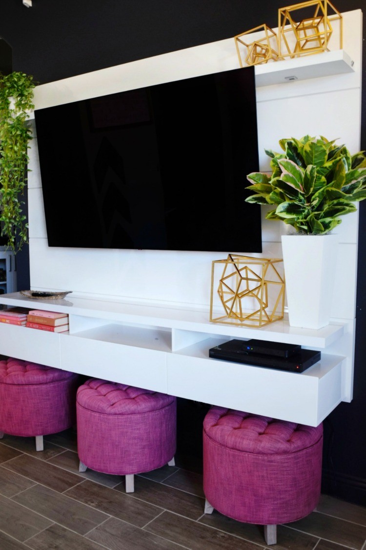 Merichelle Jones wanted decor be the focal point of her living room. Check out how she designs her entertainment center around a flatscreen TV.