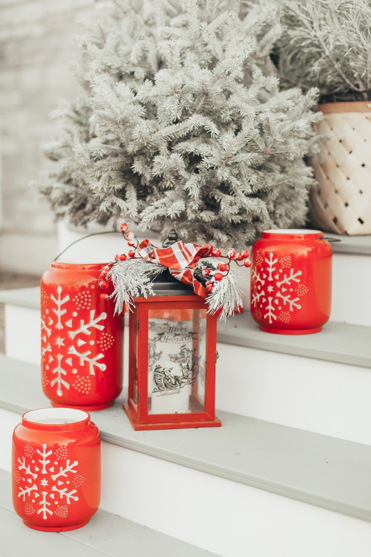 For this year's Holiday Style Challenge, sisters Niña Williams and Cecilia Moyers decided to take on two holiday porch and entryway styles.