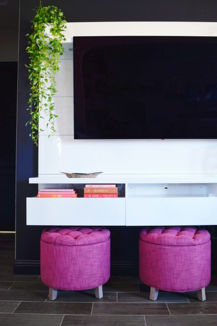 How to Style An Entertainment Center Around A Flatscreen TV