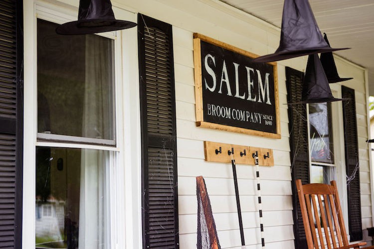 How to Create the Spooky Halloween Porch