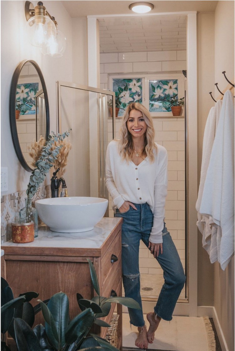 Small Mid-Century Bathroom Renovation