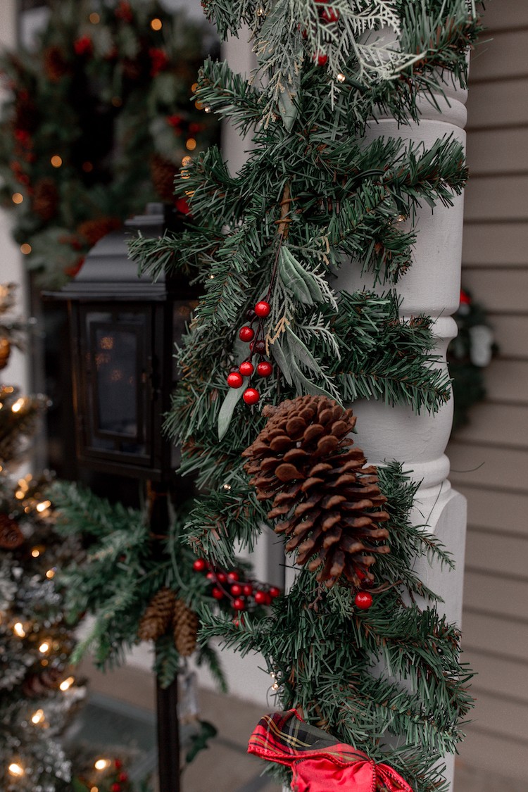 Festive Christmas Porch in Under 20 Minutes